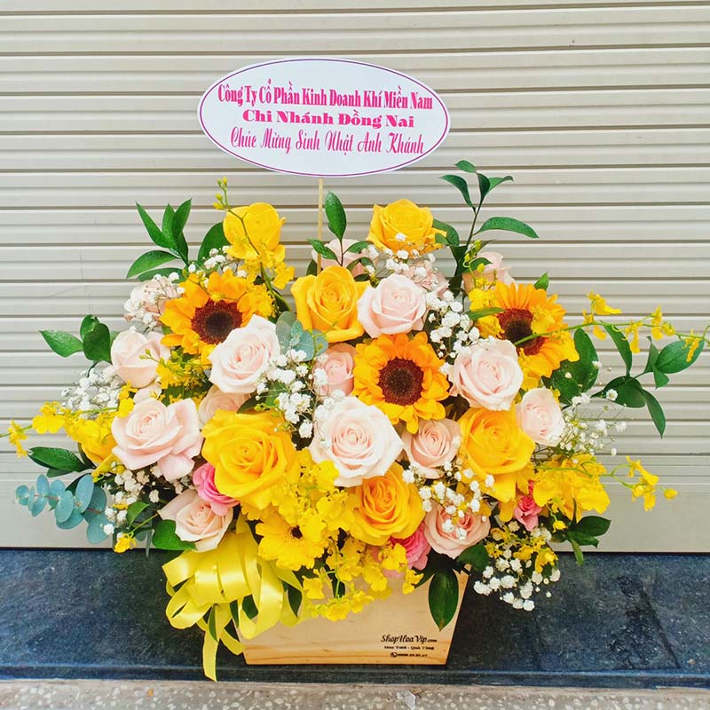 Giỏ hoa chúc mừng tại quận 8