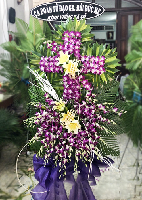 Vòng Hoa Đám Tang Công Giáo HTL387